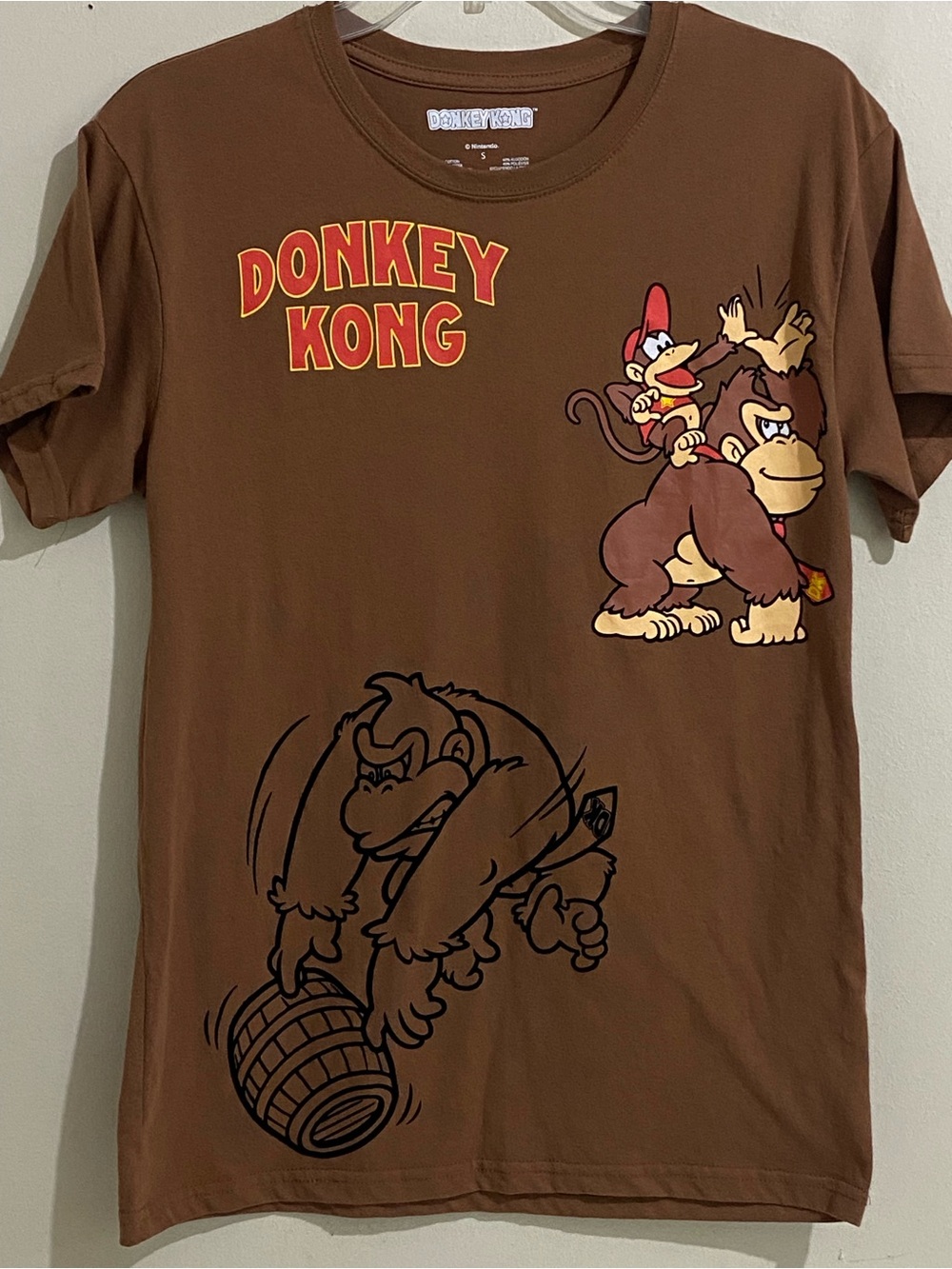 Donkey Kong Nintendo t-shirt brown graphic front and back size S